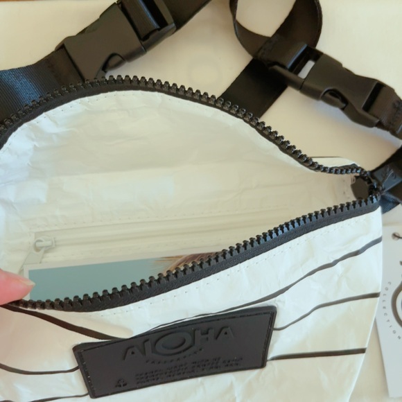 Aloha Collection mini hip pack - Picture 6 of 10